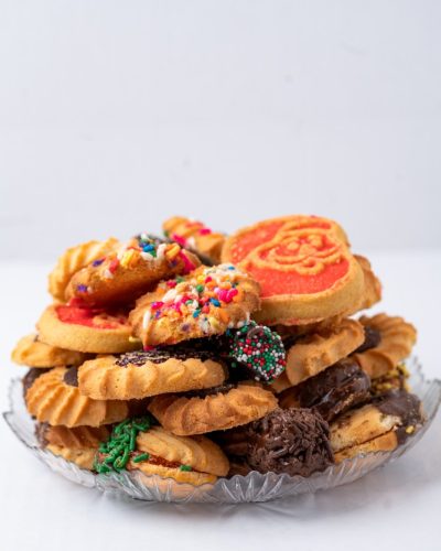 A tray of 1 lb cookies from Mia's Bakery
