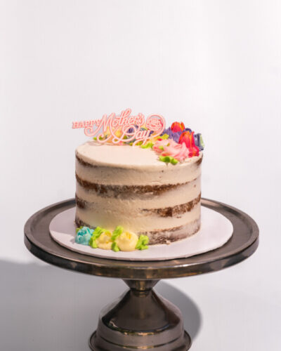 savor the flavor of a bouquet cake at Mia's Bakery.